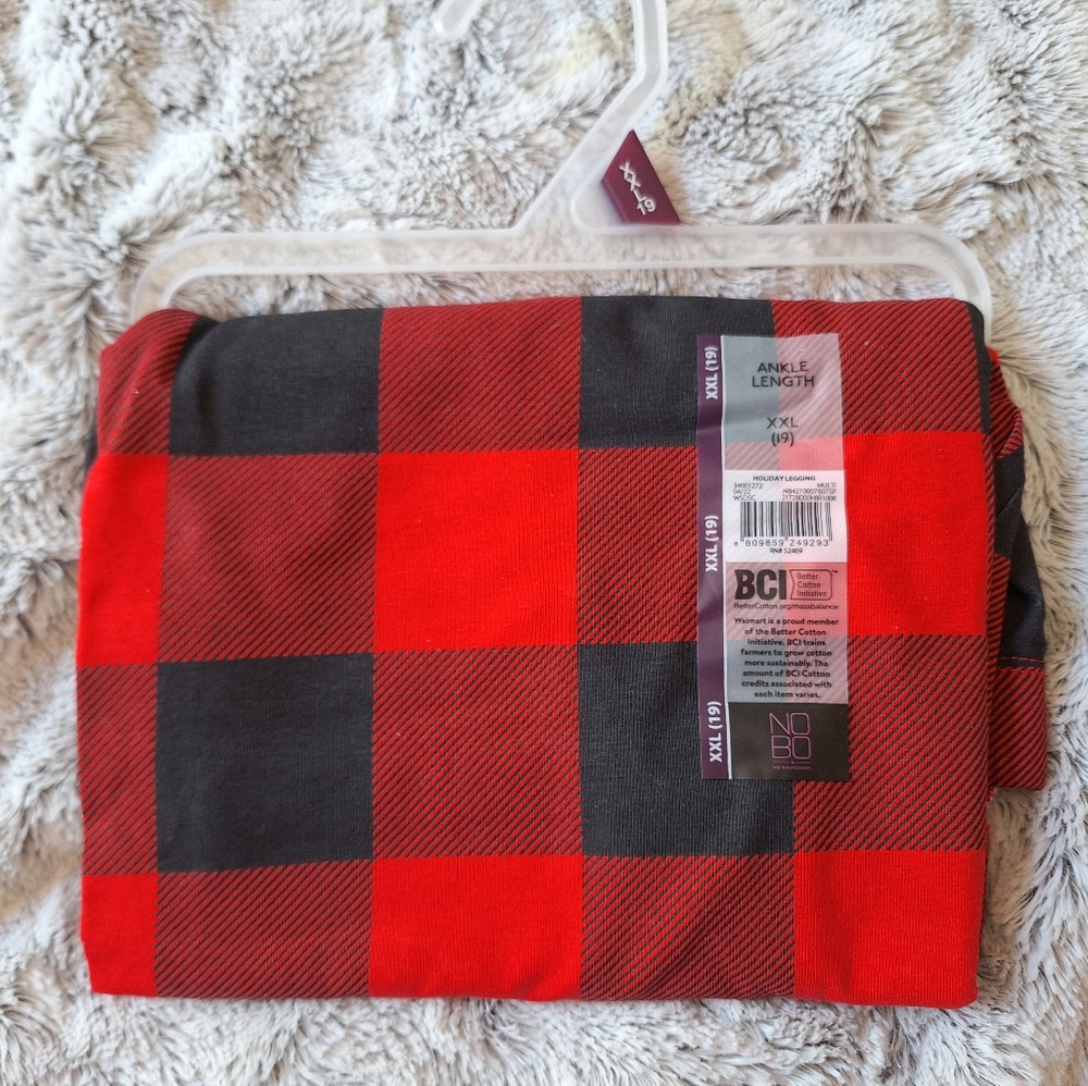 Black and red checkered leggings